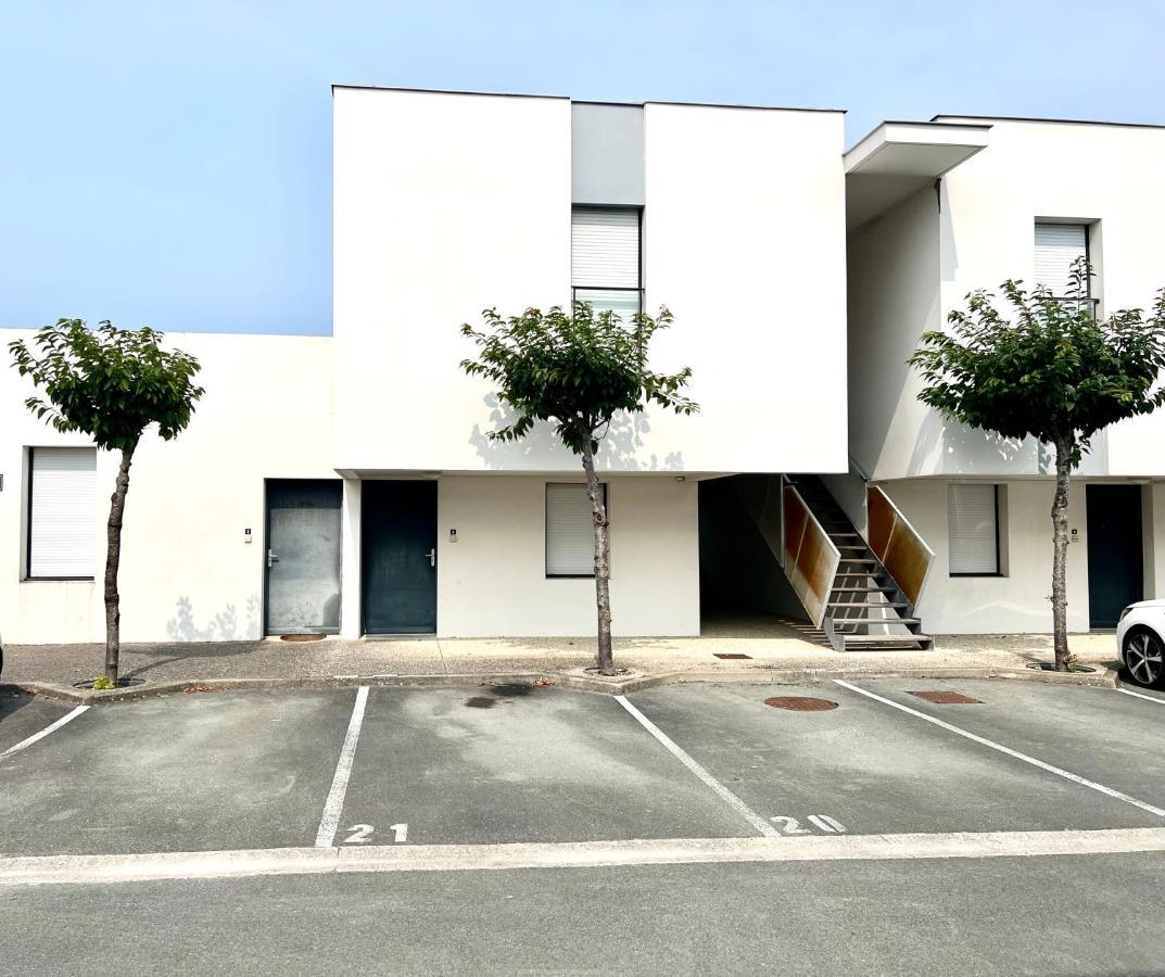 Lrx-0049 - Appartement Avec Exterieur Aytre Luaran gambar
